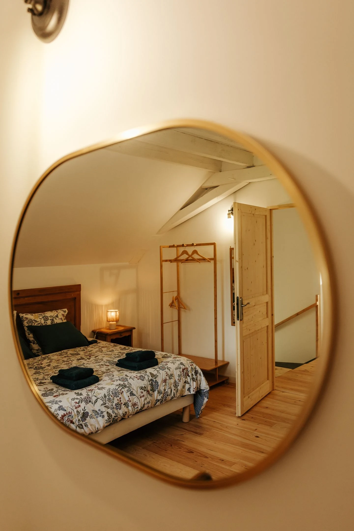 Chambre 4 — Sous charpente — Le Moulin de Micheline