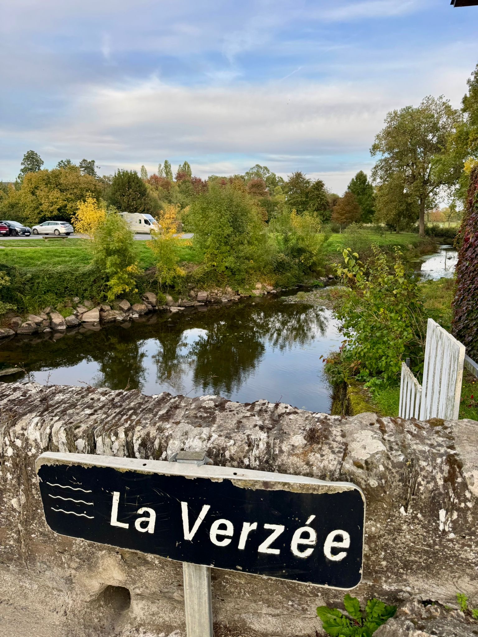 Espace repas convivial du gîte de caractère